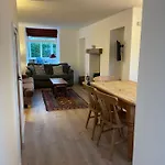 Port Mulgrave Cosy Semesterbostad